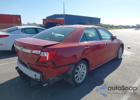 2013 Toyota Camry Xle z USA, uszkodzony, nr VIN 4T4BF1FK2DR329921